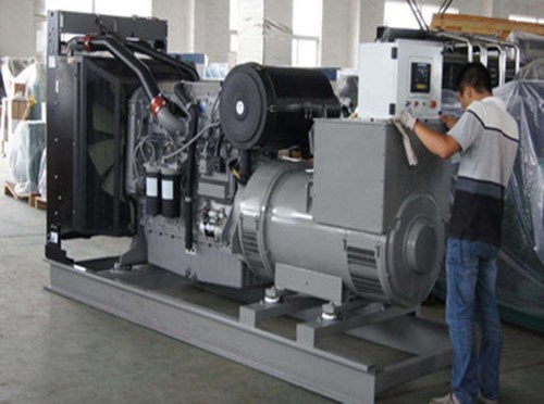 新乡柴油发电机空气滤清器堵塞会对发电机组产生哪些影响？