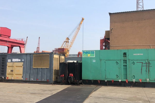 新乡发电机出租空气滤清器的清洁频率是多少？