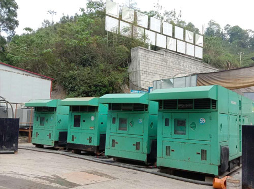 新乡先进的应急发电机系统中智能监测和控制系统如何确保电压稳定？