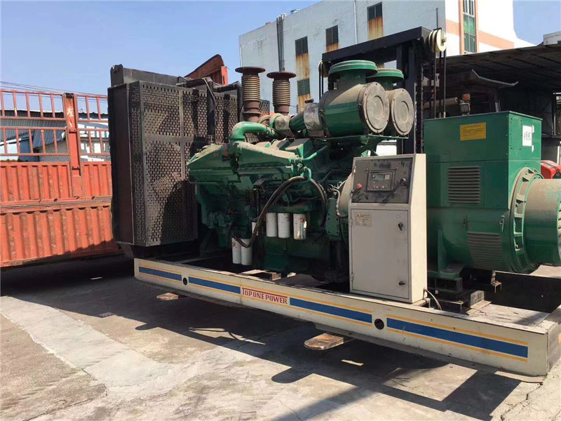 新乡如何判断柴油发电机组的机油温度是否达到了合适的预热温度？